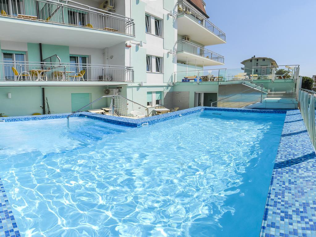 Hotel Bahamas Lido Di Savio Exterior foto